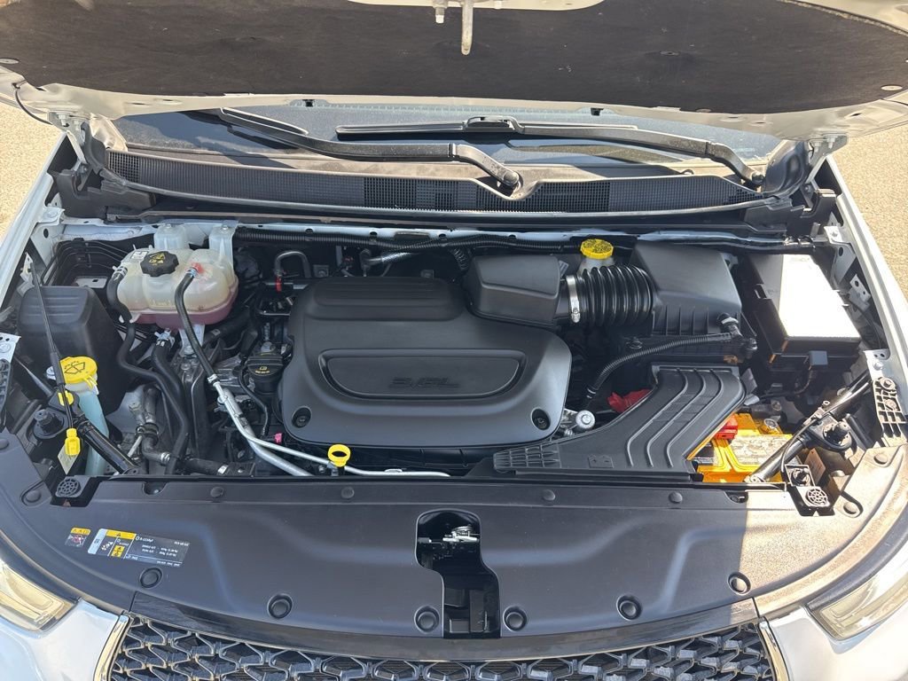 Used 2023 Chrysler Pacifica Touring-L FWD image 35