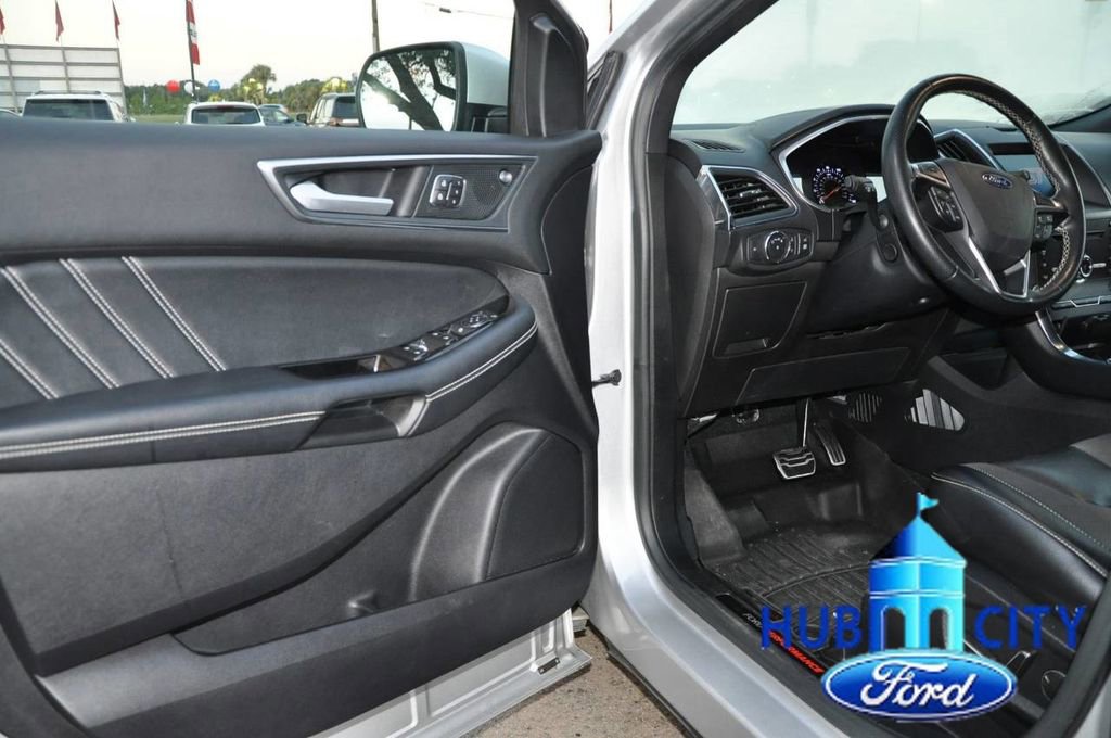 Used 2019 Ford Edge ST image 11