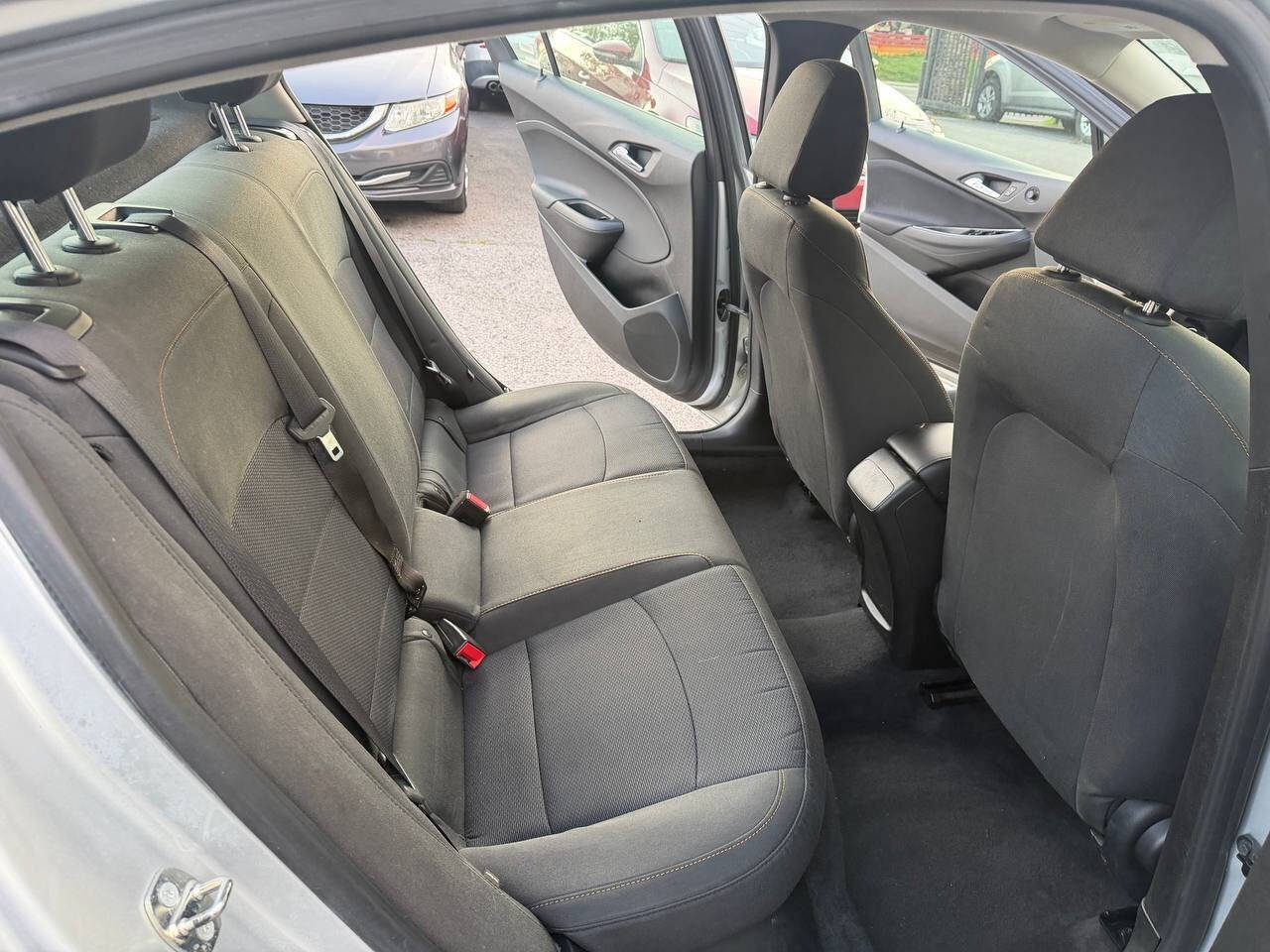 Used 2018 Chevrolet Cruze LS FWD image 17