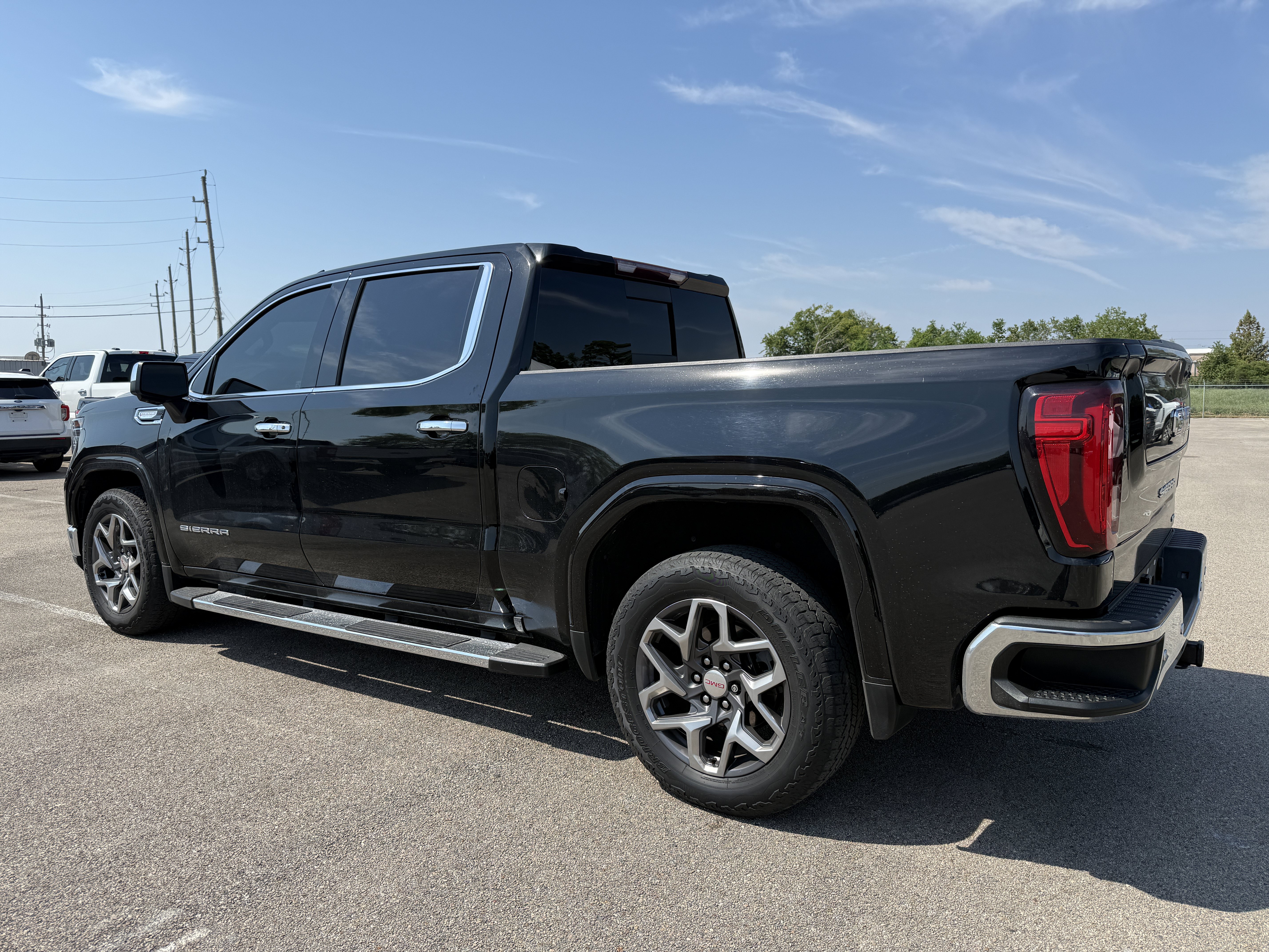 Used 2022 GMC Sierra 1500 SLT RWD image 3