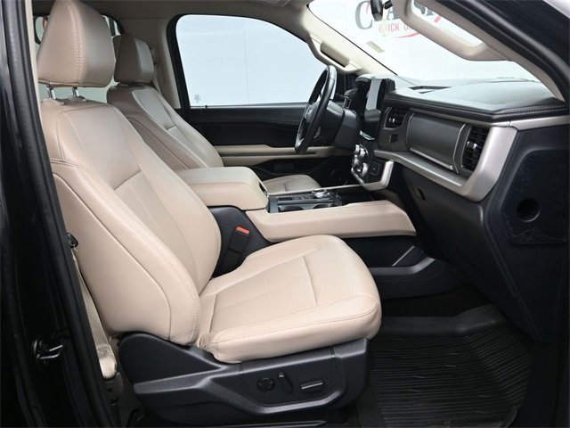 Used 2023 Ford Expedition XLT image 10