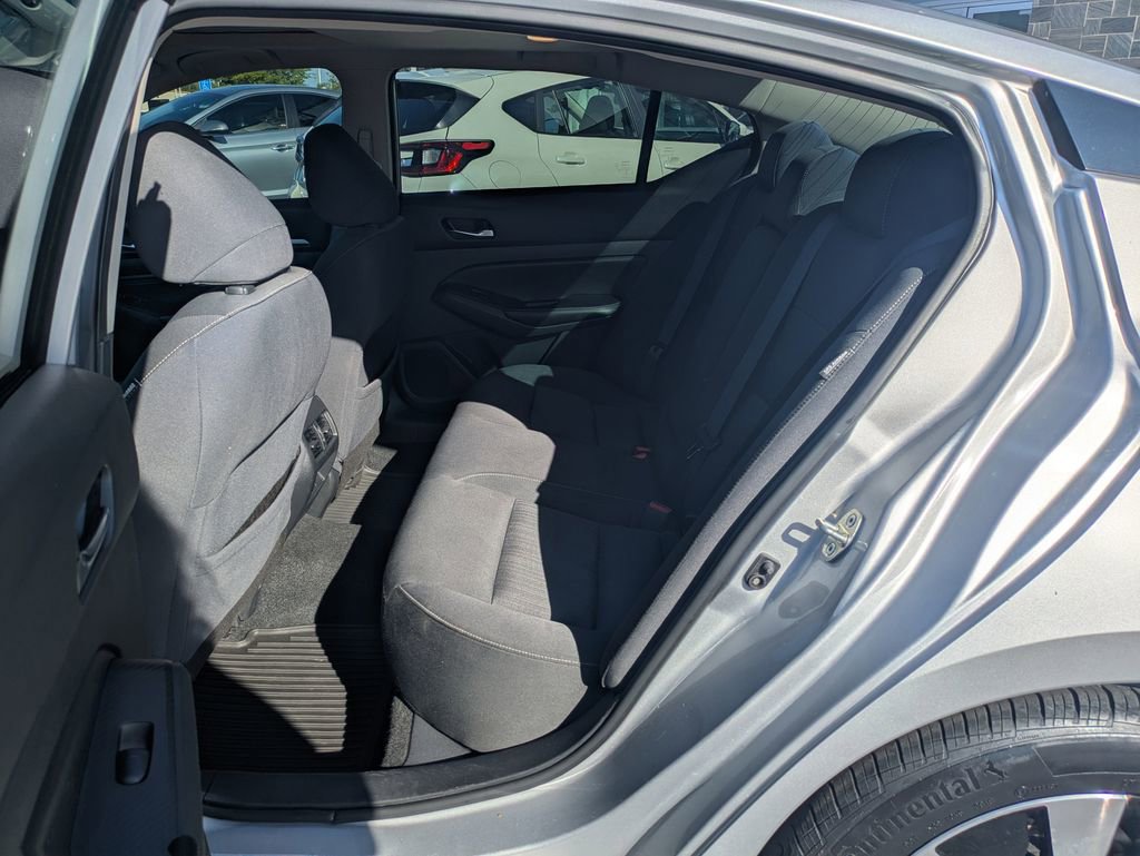 Used 2019 Nissan Altima 2.5 SV image 14