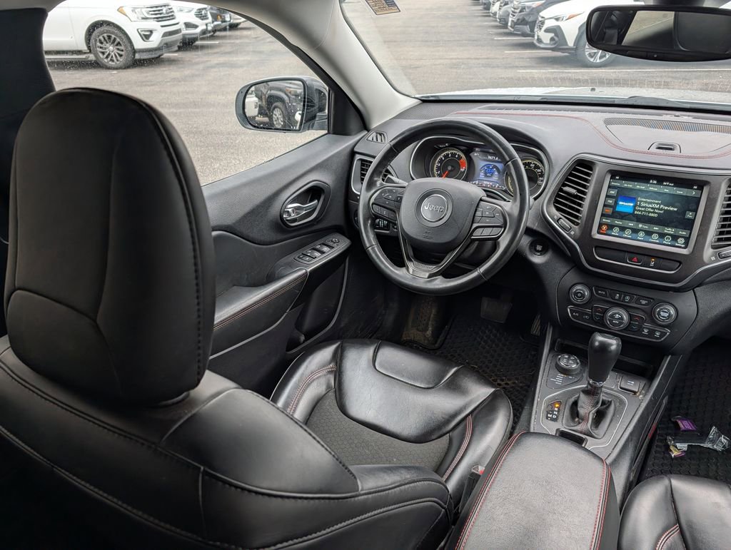 Used 2022 Jeep Cherokee Trailhawk w/ Comfort/Convenience Group image 9