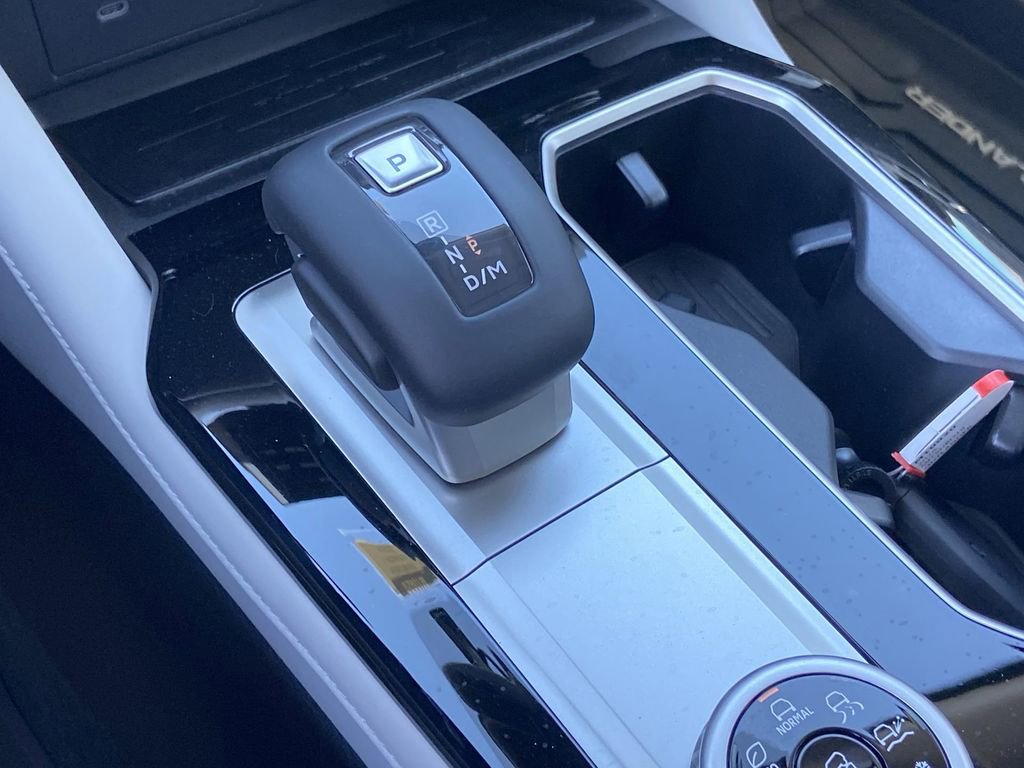 New 2026 Mitsubishi Outlander SE FWD image 12
