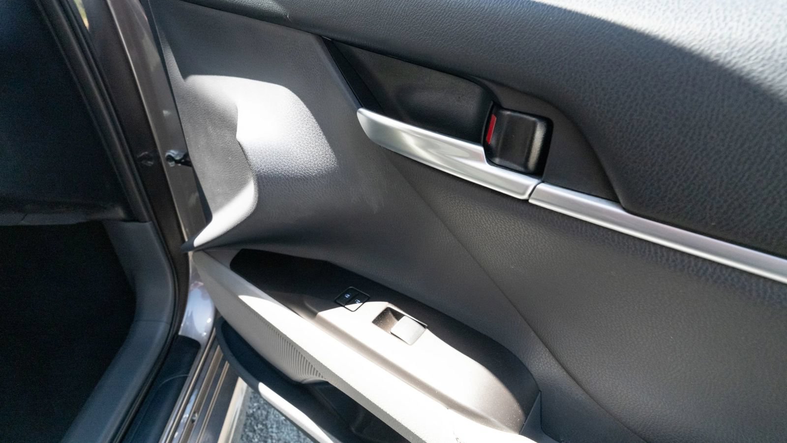 Used 2023 Toyota Camry XSE FWD image 14