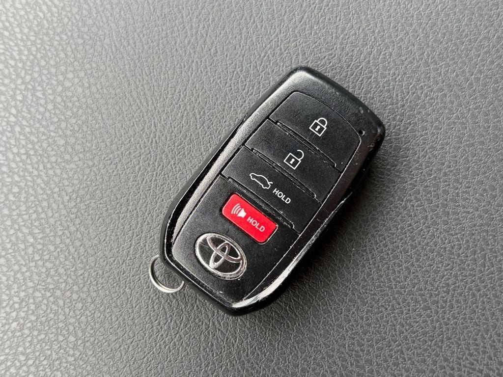 Used 2025 Toyota Camry SE FWD image 31