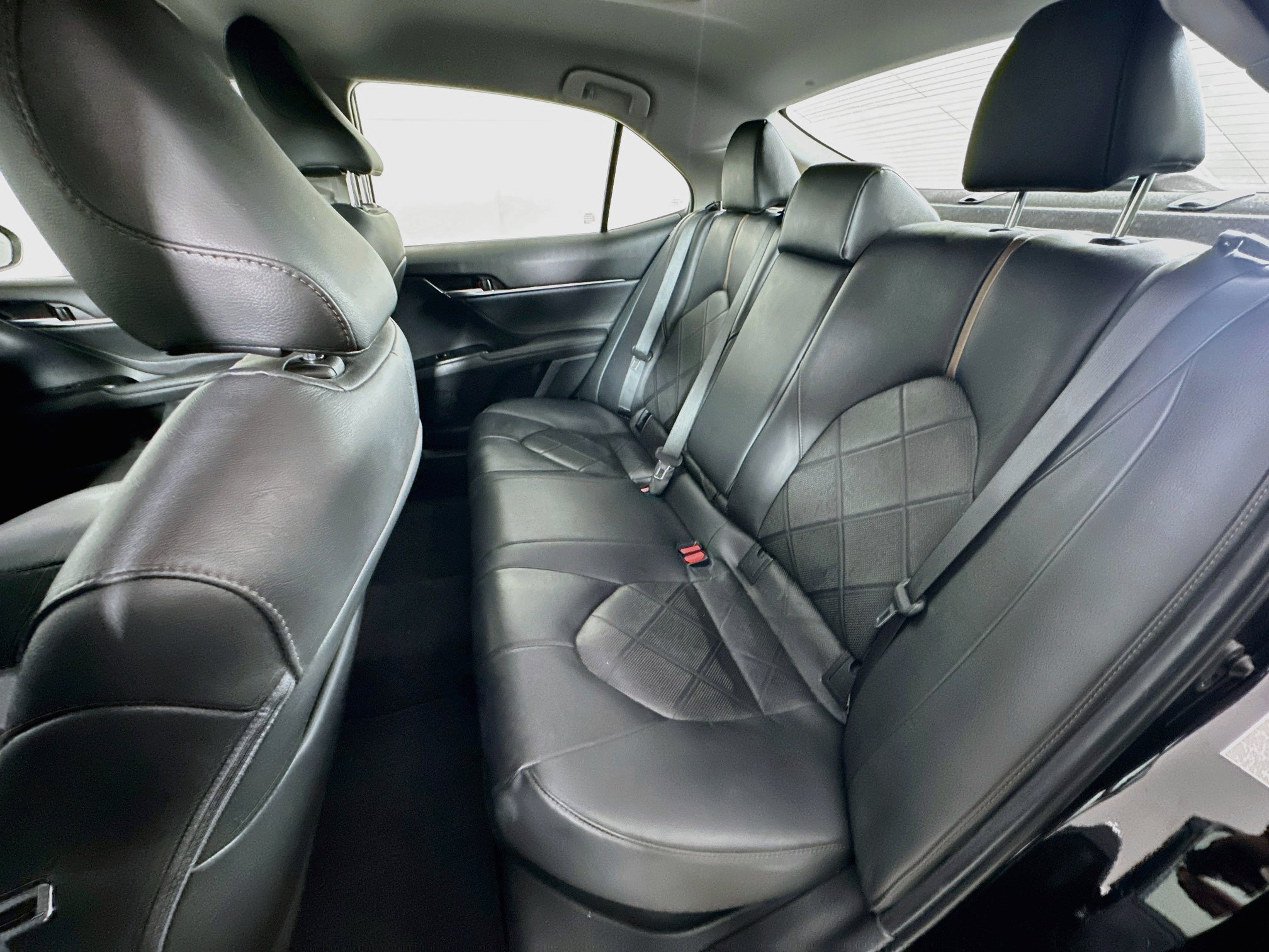 Used 2018 Toyota Camry XLE FWD image 26