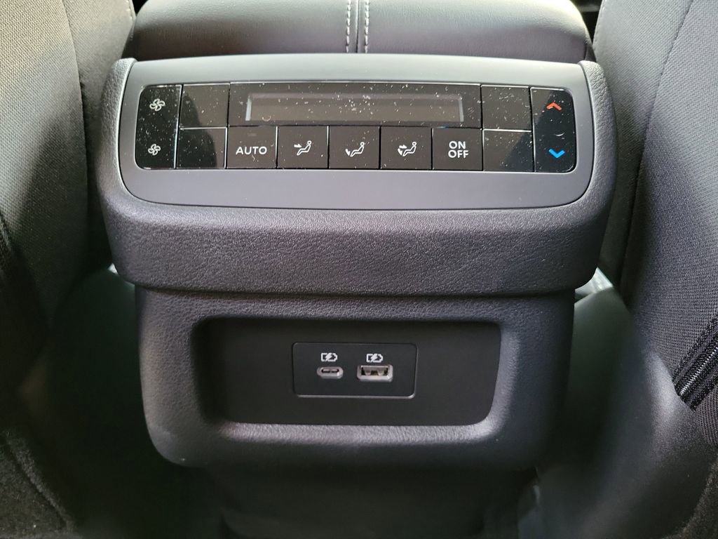 New 2025 Nissan Pathfinder SV image 17