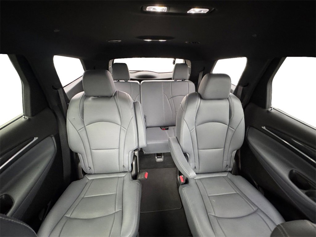 Used 2024 Buick Enclave Premium image 17