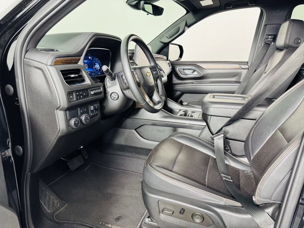 Used 2023 Chevrolet Suburban High Country w/ Max Trailering Package RWD image 5