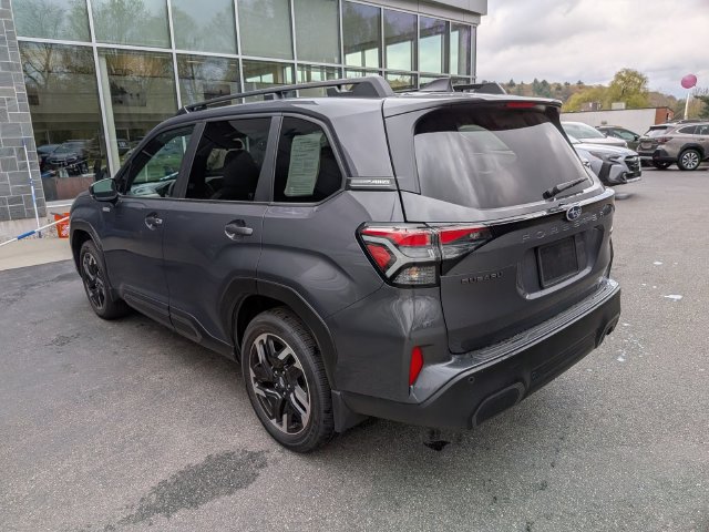 Used 2025 Subaru Forester Limited AWD/4WD image 5