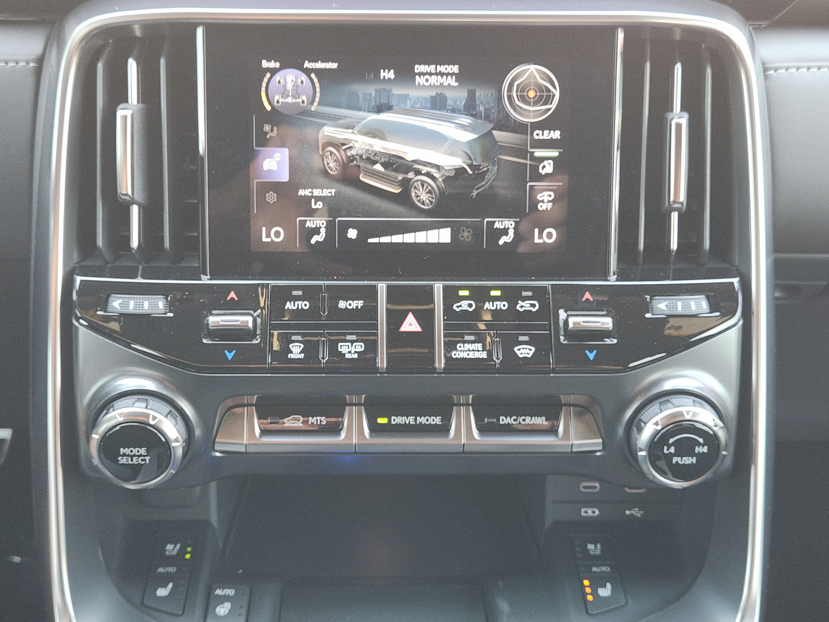 Used 2026 Lexus LX 600 F Sport w/ Accessory Package (Z1) AWD/4WD image 13
