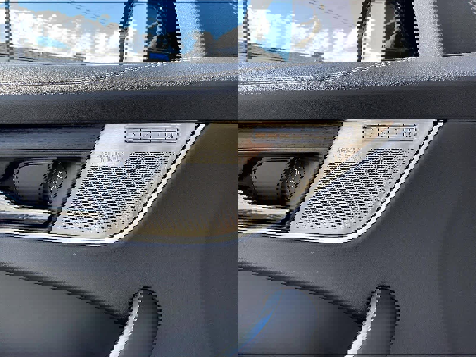 Used 2025 Jaguar F-PACE R-Dynamic S image 34