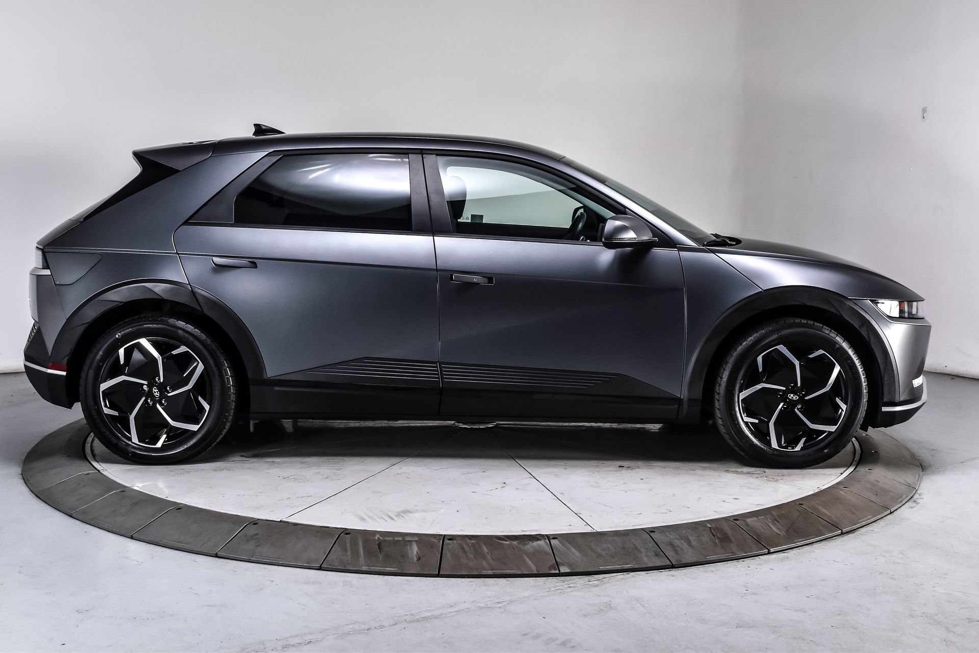 Used 2024 Hyundai Ioniq 5 SEL AWD/4WD image 6