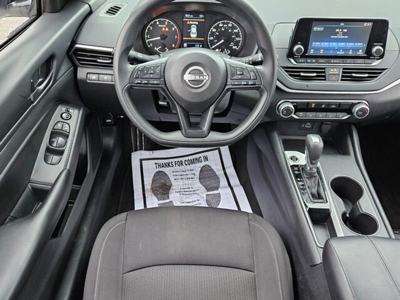 Used 2024 Nissan Altima 2.5 S image 8