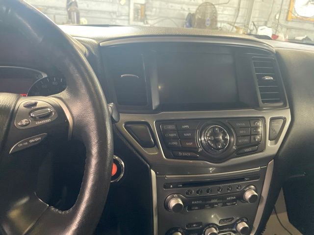 Used 2019 Nissan Pathfinder SL AWD/4WD image 26