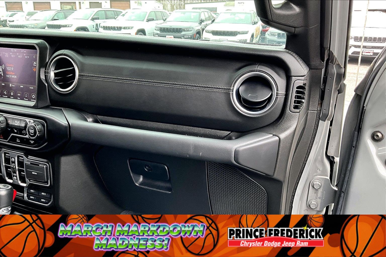 Used 2023 Jeep Wrangler Sahara w/ Cold Weather Group image 12