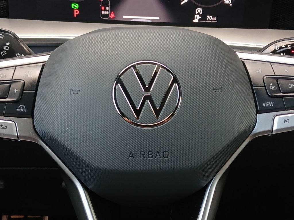 Used 2026 Volkswagen Tiguan SE R-Line FWD image 5