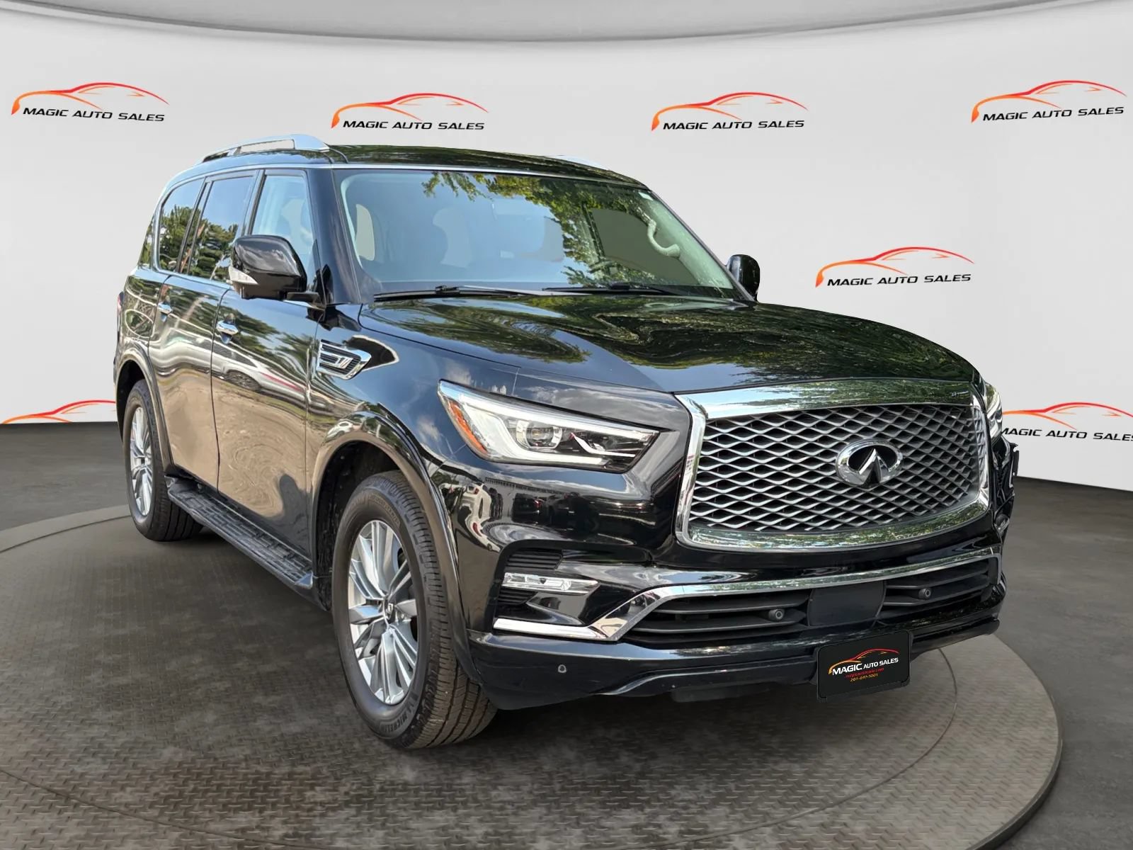 Used 2021 INFINITI QX80 Luxe w/ Cargo Package AWD/4WD image 5