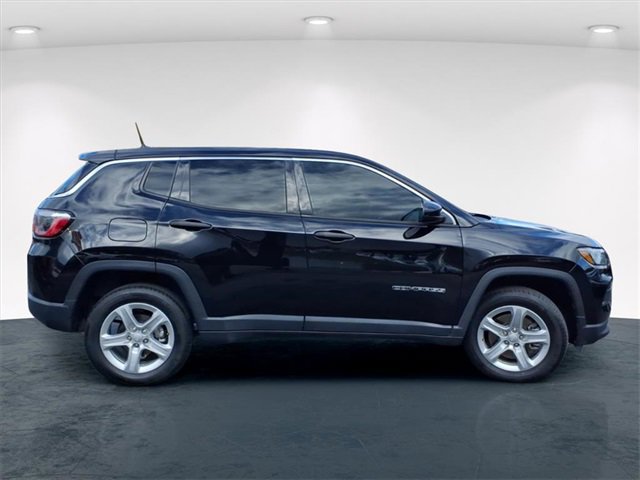 Used 2023 Jeep Compass Sport image 22