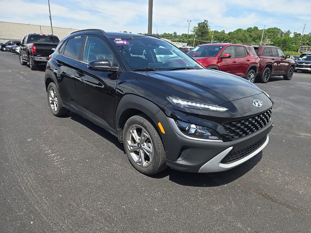 Used 2023 Hyundai Kona SEL AWD/4WD image 2