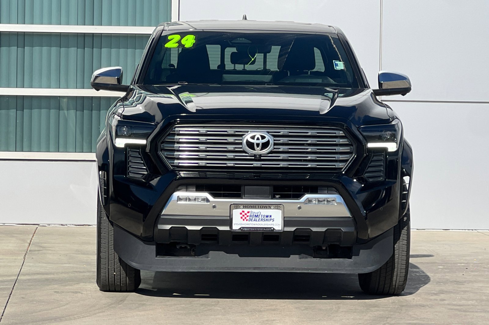 Used 2024 Toyota Tacoma Limited w/ Limited Package (LT) image 6