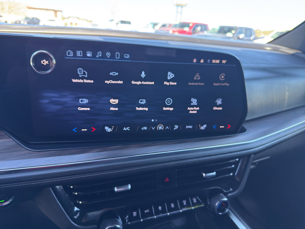 Used 2025 Chevrolet Suburban Z71 image 33