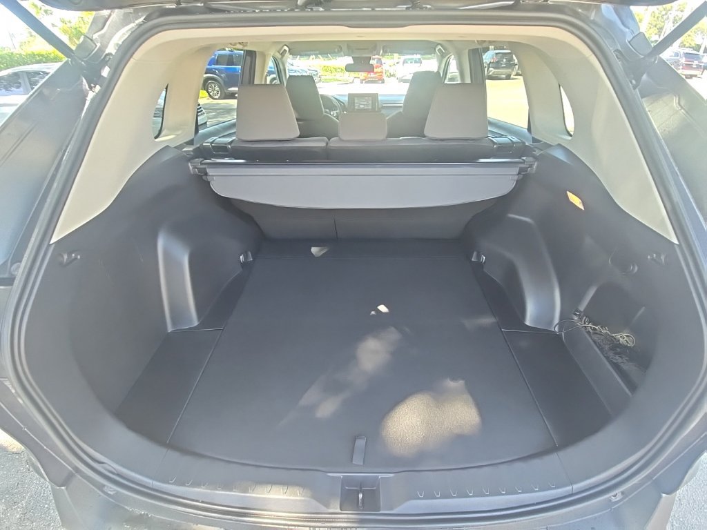 Used 2020 Toyota RAV4 XLE FWD image 32