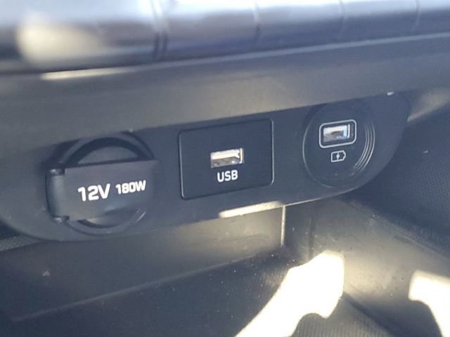 Used 2023 Hyundai Elantra SEL w/ Preferred Accessory Package image 20