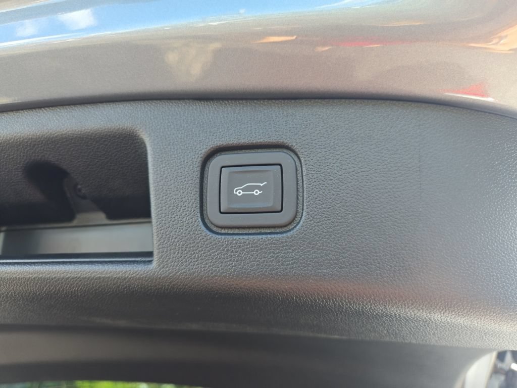 Certified 2025 Chevrolet Blazer EV LT AWD/4WD image 10