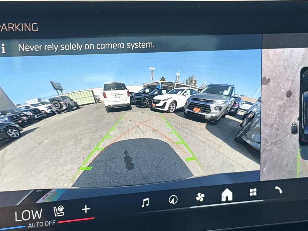 Used 2025 BMW 530i xDrive w/ Premium Package image 14