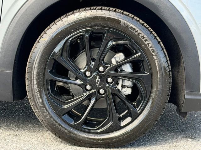 New 2027 Chevrolet Bolt RS w/ Technology Package FWD image 19