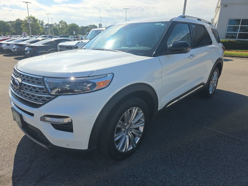 Used 2023 Ford Explorer Limited w/ Equipment Group 301A RWD image 2