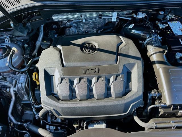 Used 2024 Volkswagen Tiguan SE image 30