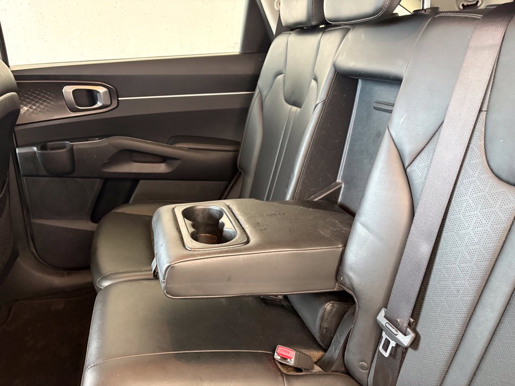 Used 2022 Kia Sorento S FWD image 32