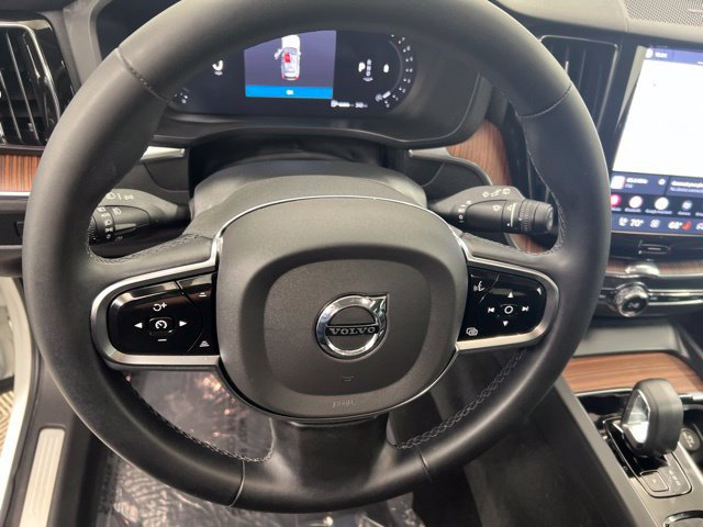 Certified 2024 Volvo XC60 B5 Plus w/ Protection Package Premier AWD/4WD image 20