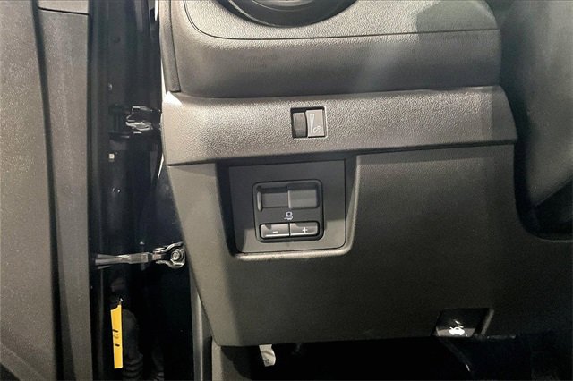 Used 2023 Chevrolet Colorado Trail Boss w/ Technology Package image 38