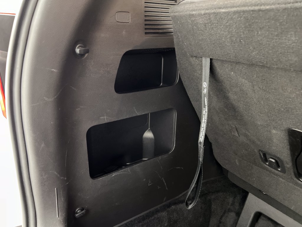 Used 2025 Kia Carnival FWD image 45