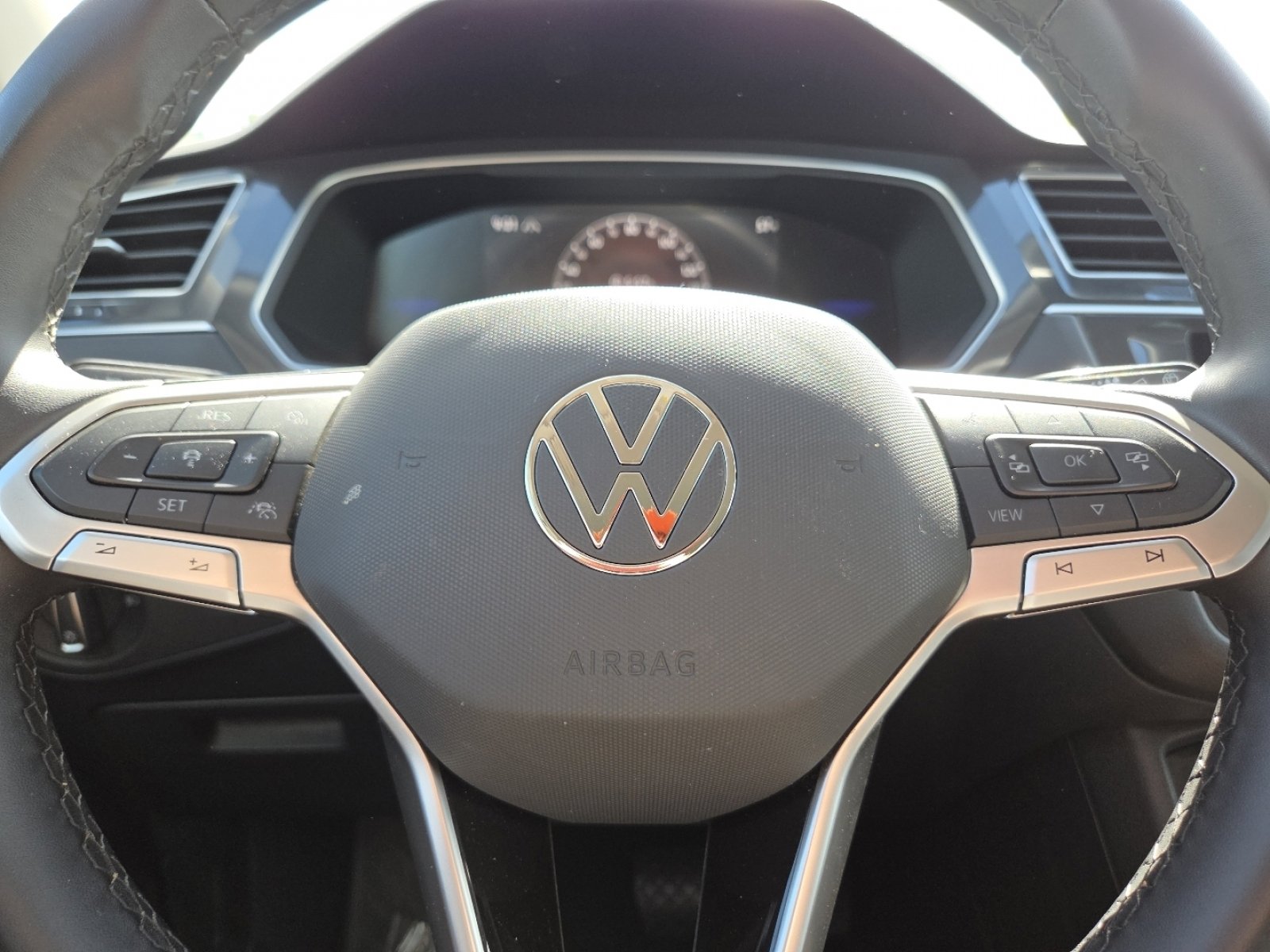 Used 2024 Volkswagen Tiguan Wolfsburg Edition AWD/4WD image 30