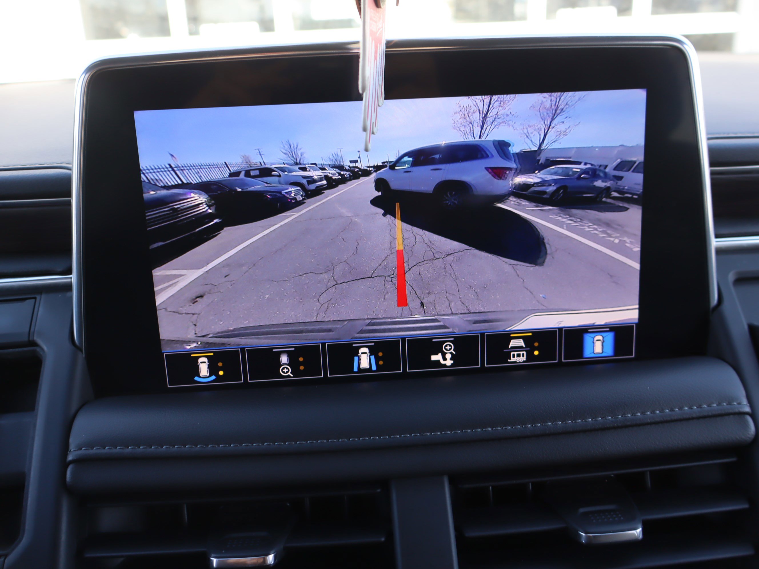 Used 2021 Chevrolet Tahoe Z71 w/ Z71 Off-Road Package image 29