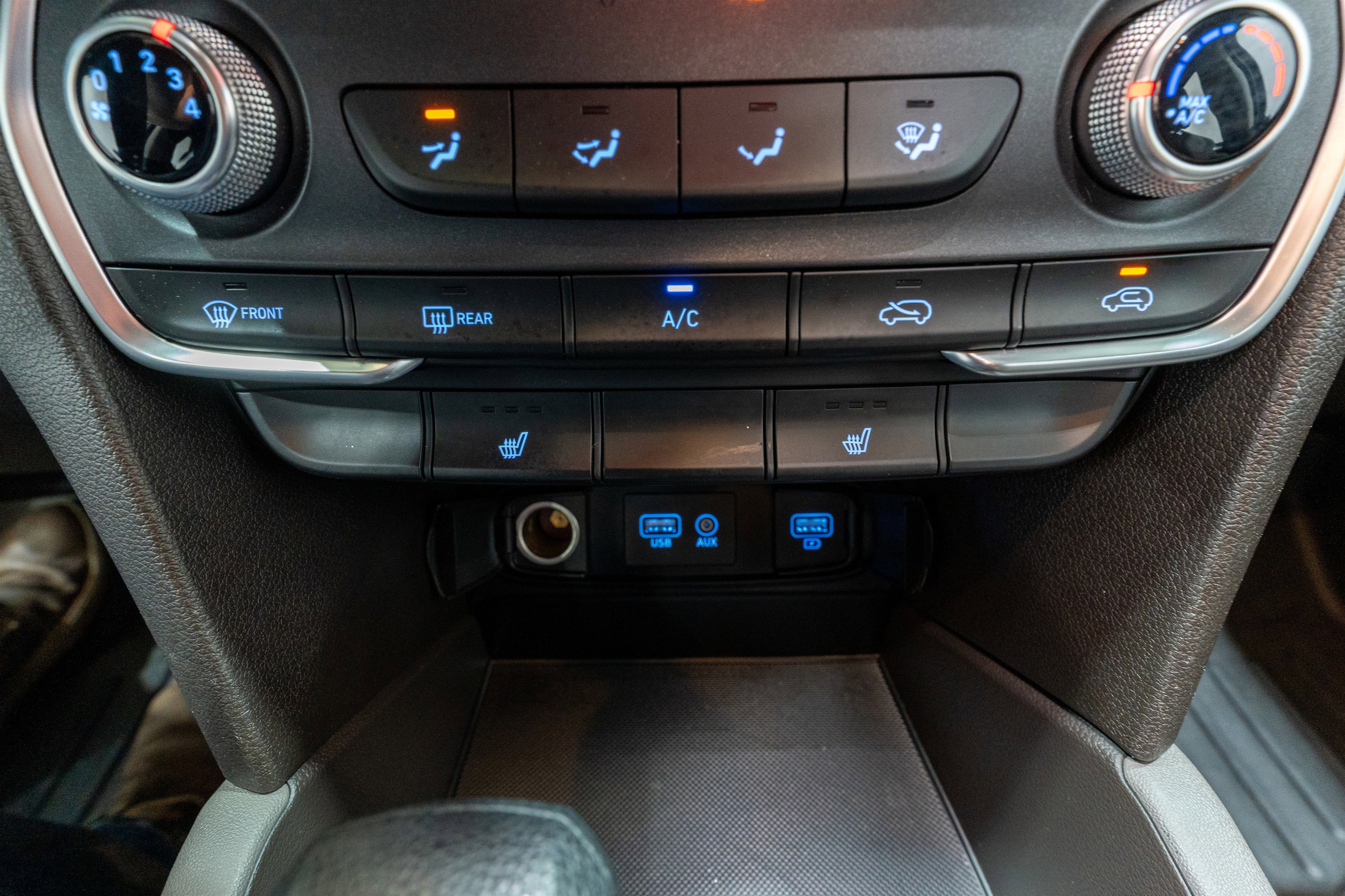 Used 2019 Hyundai Santa Fe SEL image 21