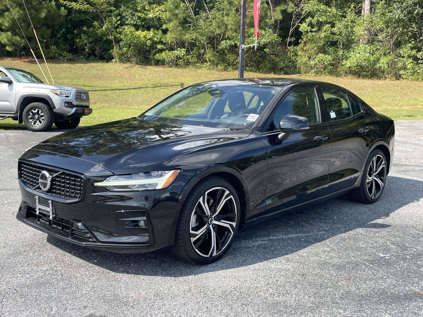 Used 2024 Volvo S60 B5 Plus AWD/4WD image 5
