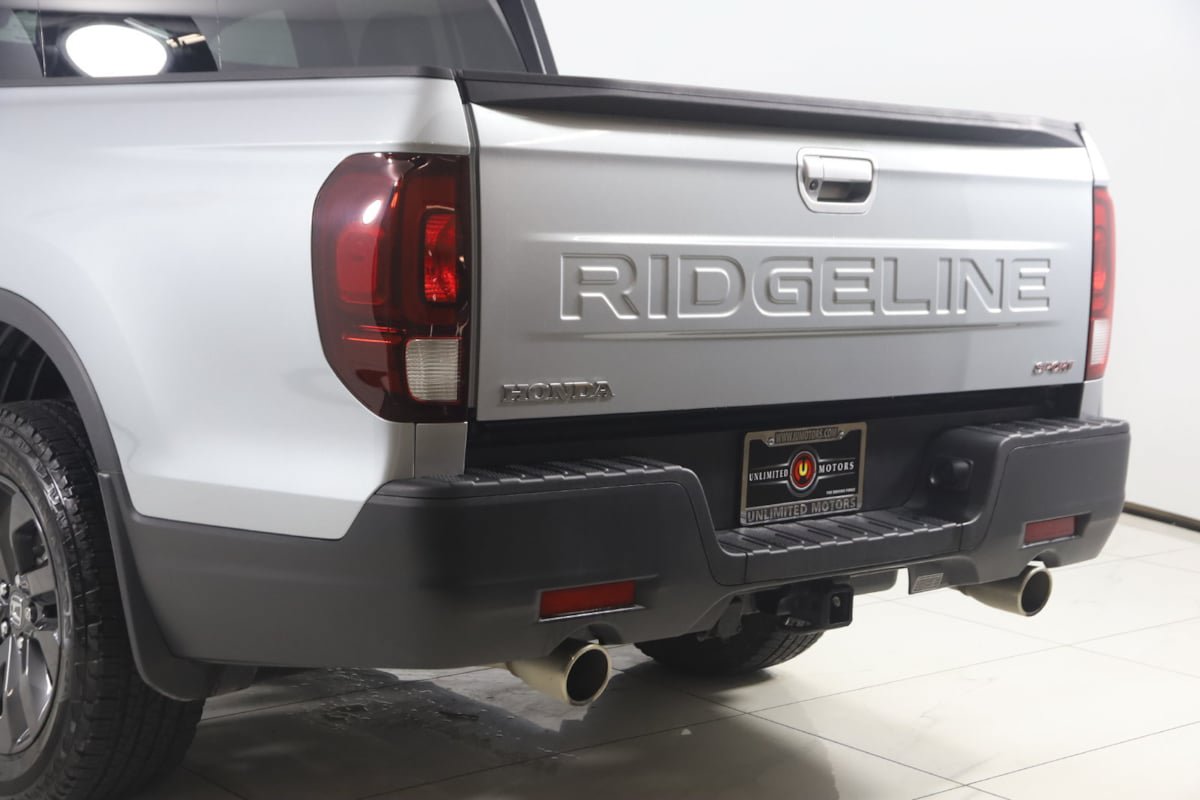 Used 2025 Honda Ridgeline Sport image 19