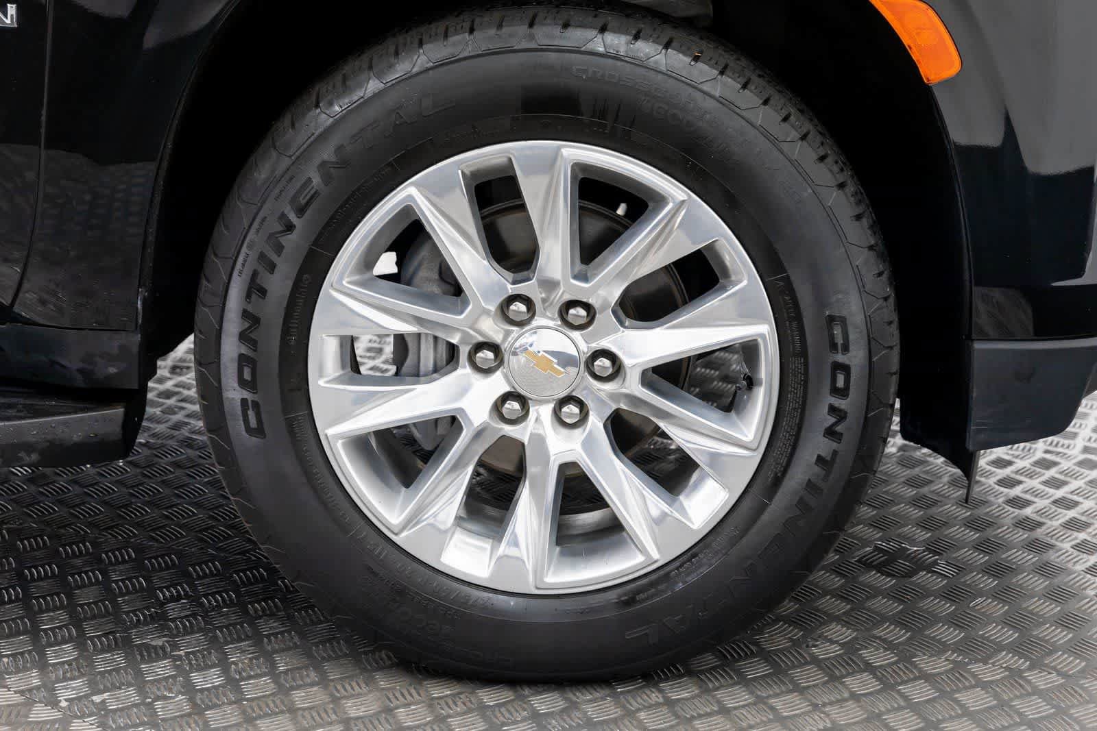 Used 2024 Chevrolet Suburban Premier AWD/4WD image 47
