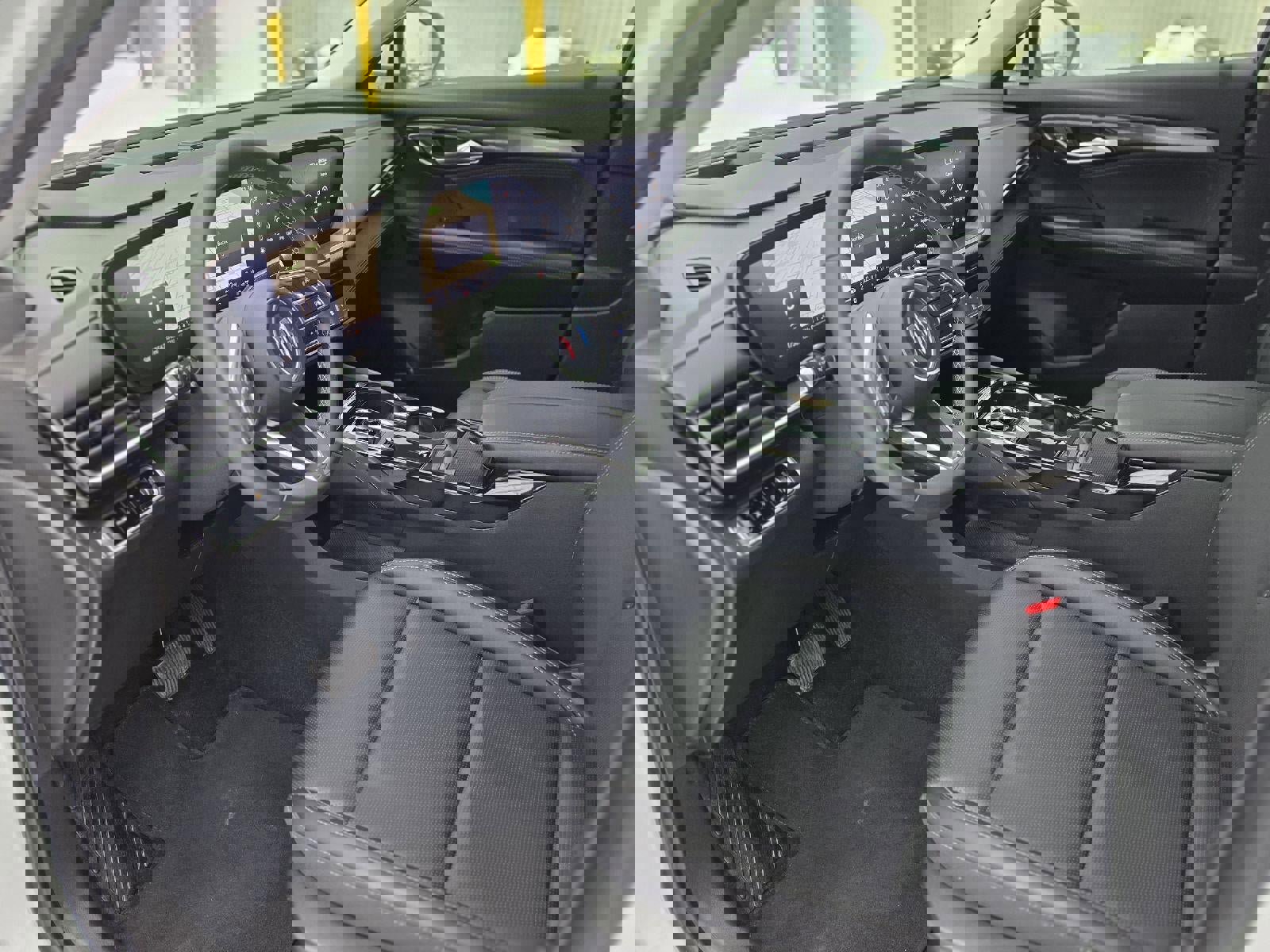 Certified 2025 Buick Envision Preferred image 16