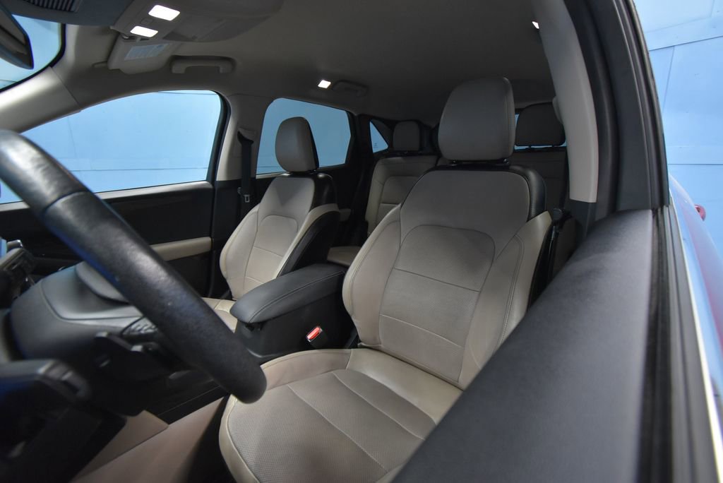 Used 2020 Ford Escape Titanium AWD/4WD image 27