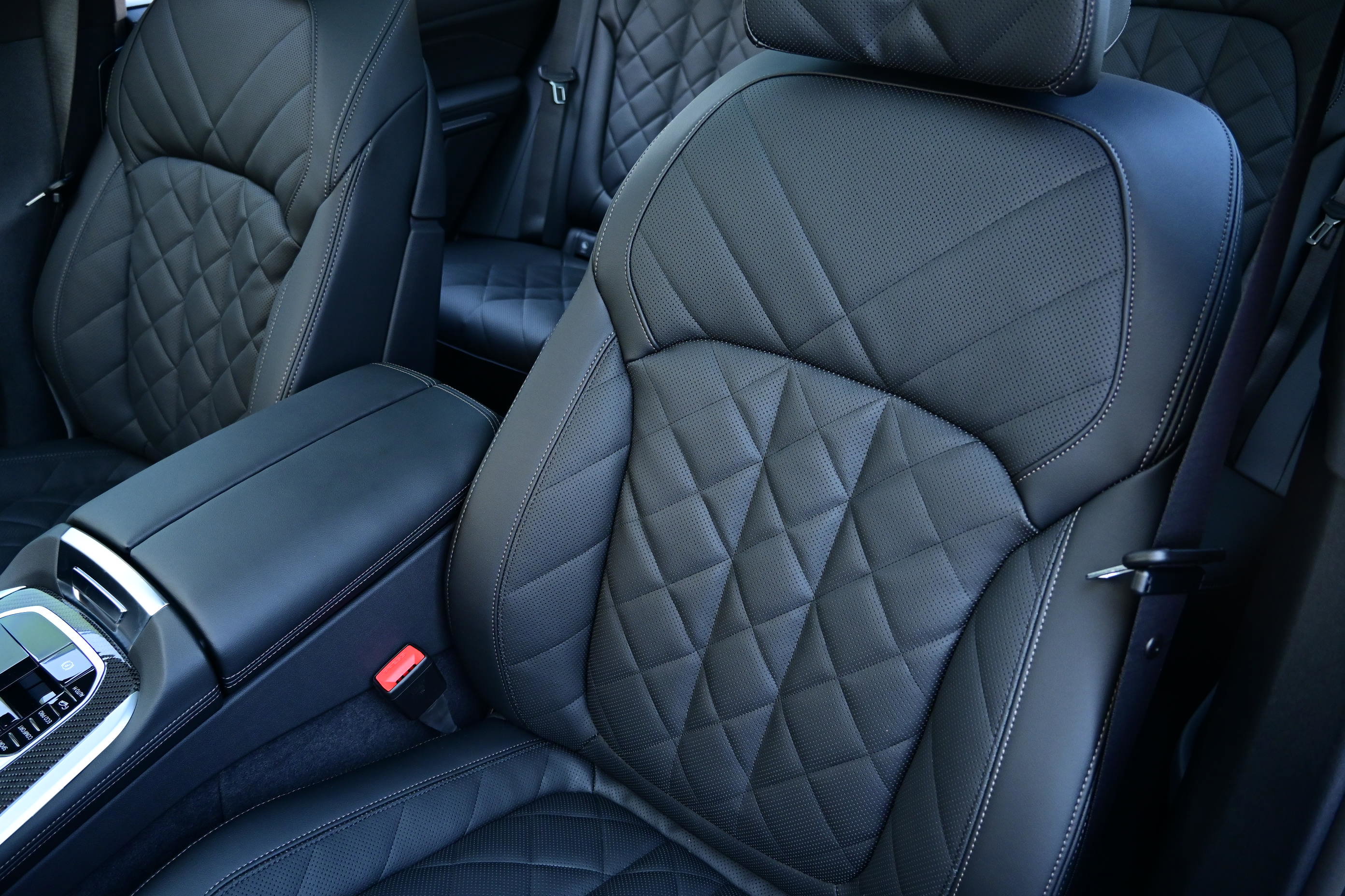 New 2026 BMW X5 M60i image 10