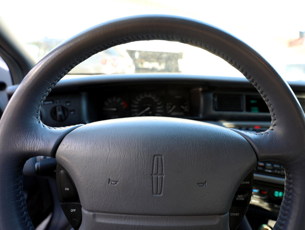 Used 1993 Lincoln Mark VIII image 17