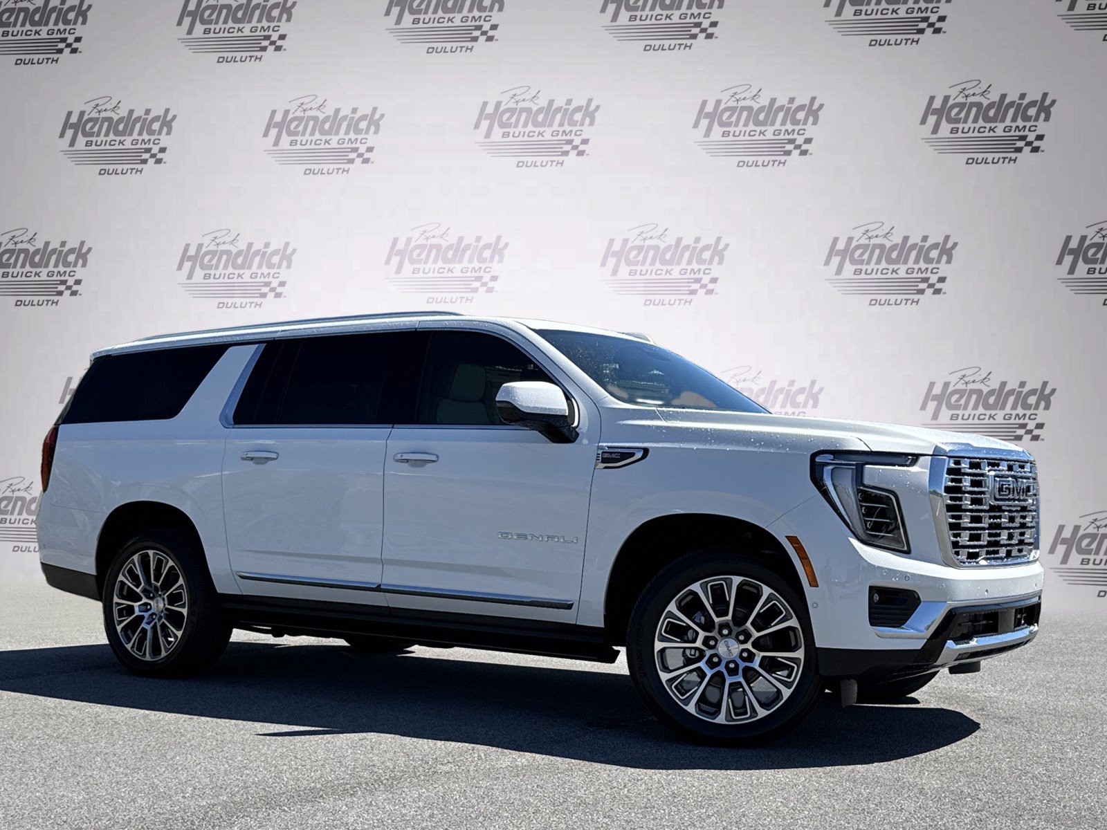 New 2026 GMC Yukon XL Denali w/ Denali Reserve Package AWD/4WD image 2