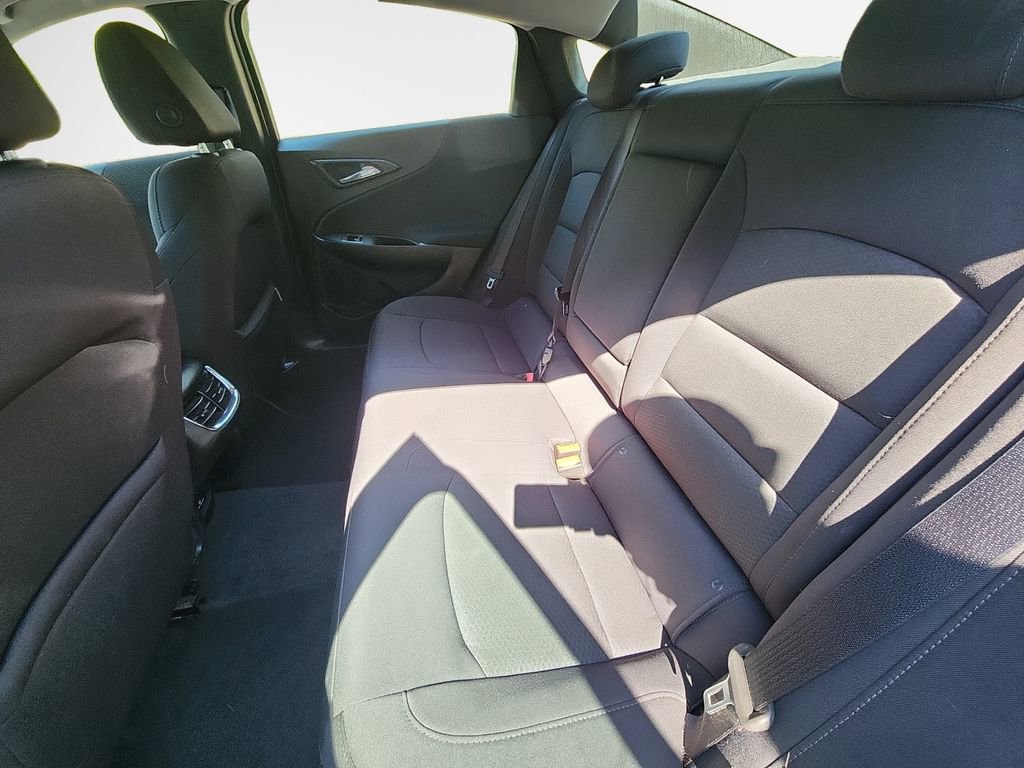 Used 2017 Chevrolet Malibu LT FWD image 25
